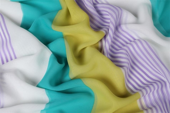 Gevormde de Polyesterstof 57 van 75gsm 75d“ Polychiffon voor de Kleding van Dames